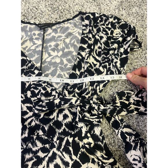 BCBG Max Azria Floral Wrap Puff-Sleeve Dress Size S,‎ Black/White Classic Chic - Picture 6 of 10